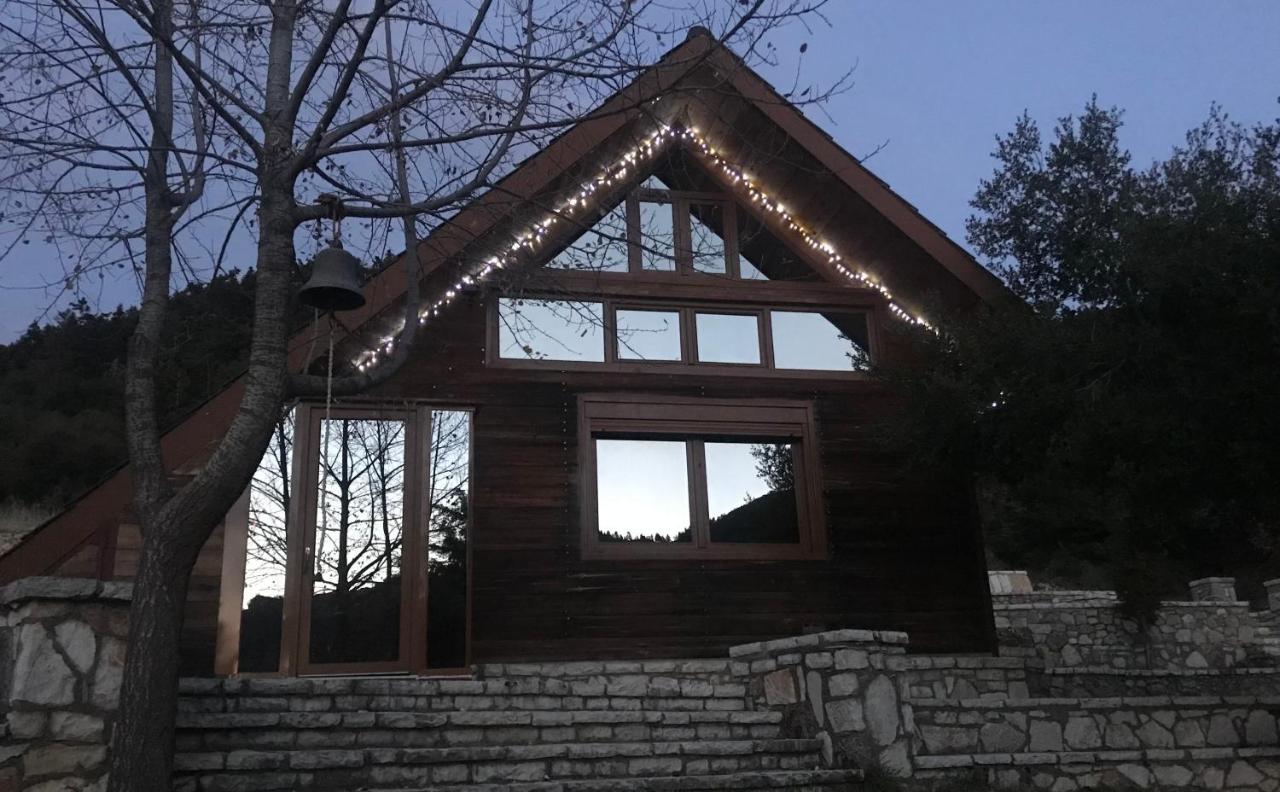Chalet In The Forest كالافريتا المظهر الخارجي الصورة