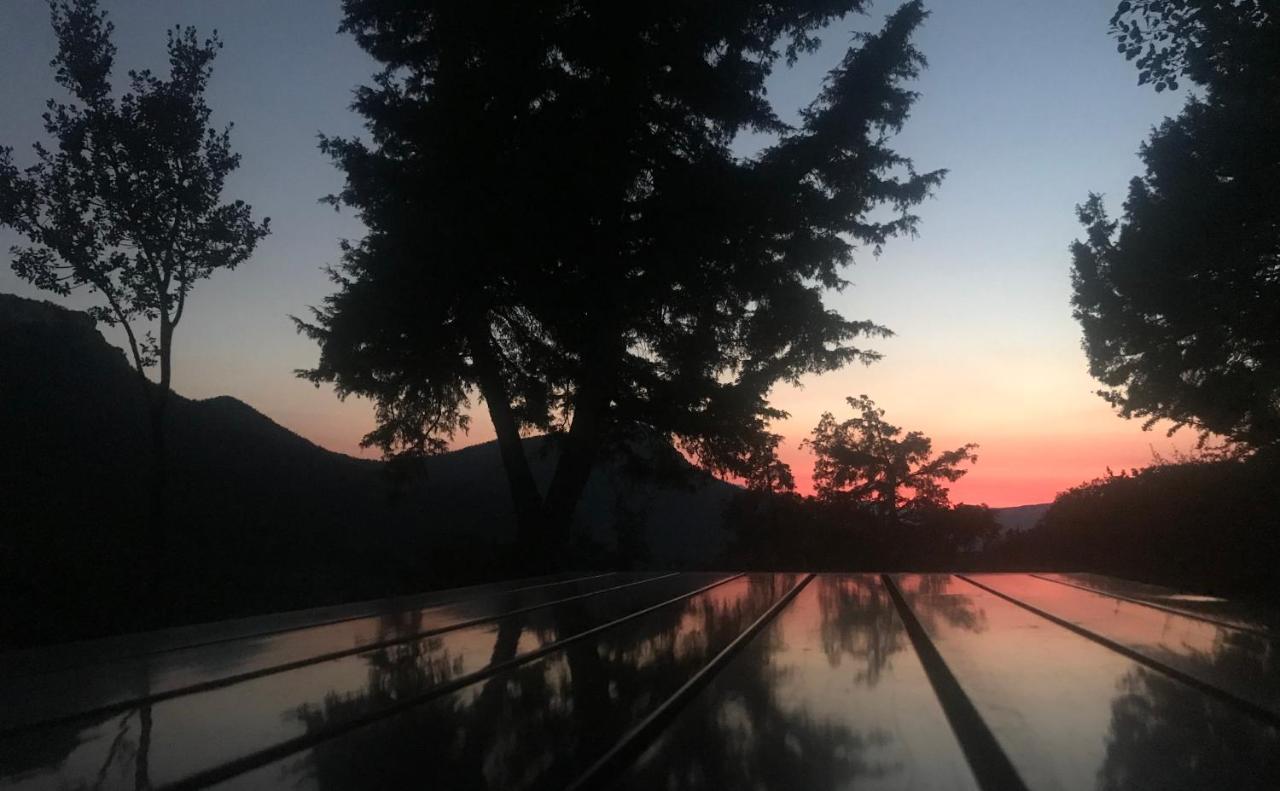 Chalet In The Forest كالافريتا المظهر الخارجي الصورة