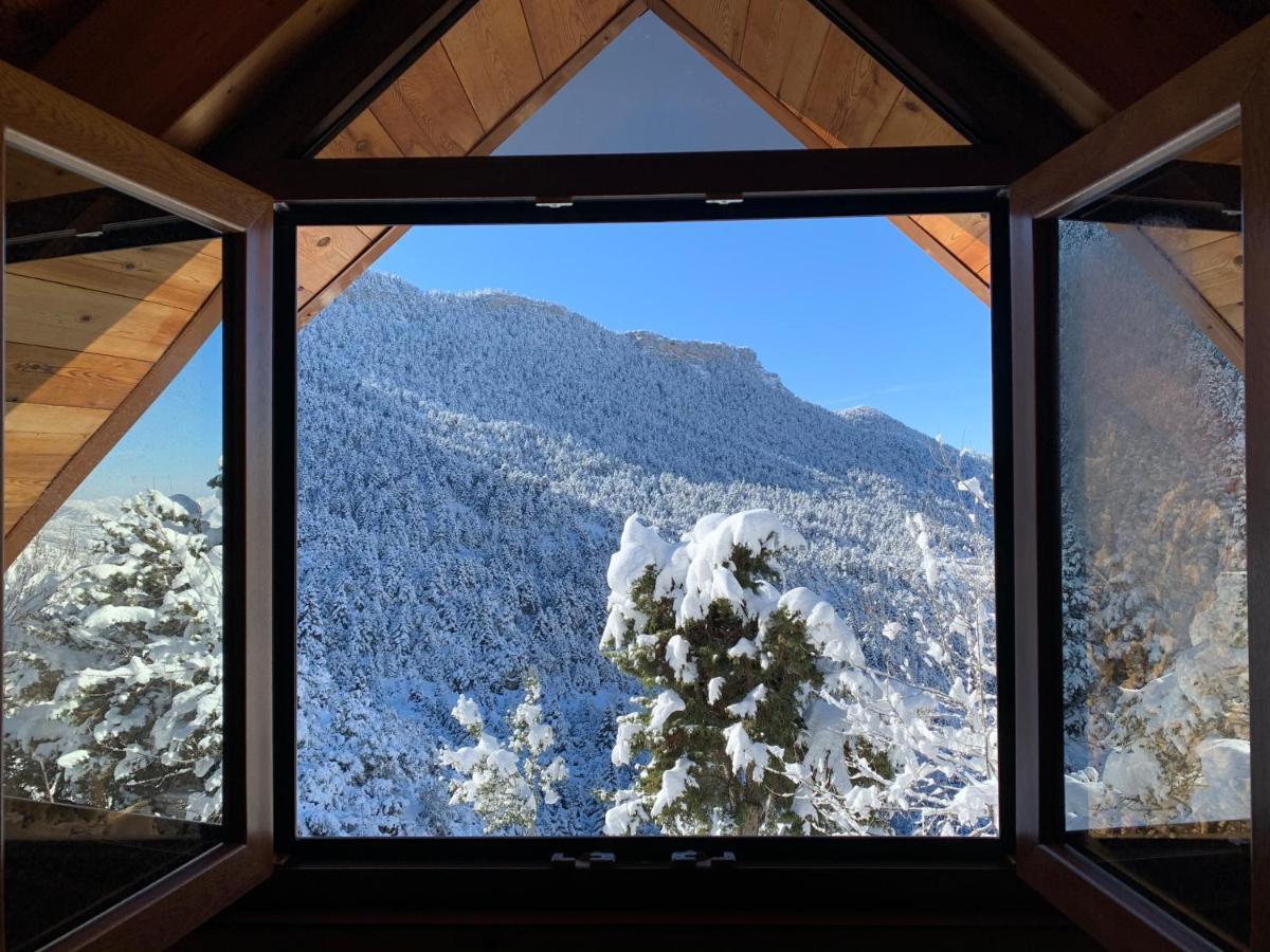 Chalet In The Forest كالافريتا المظهر الخارجي الصورة