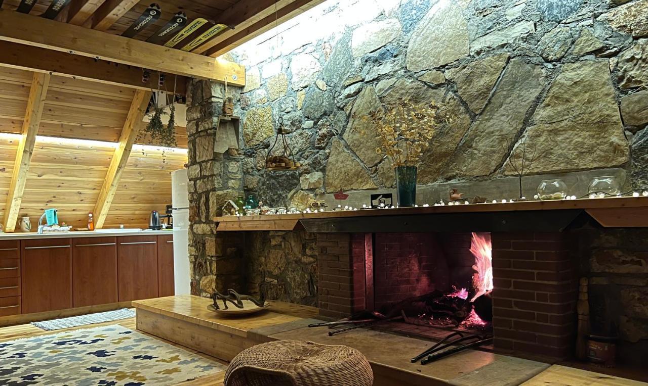 Chalet In The Forest كالافريتا المظهر الخارجي الصورة