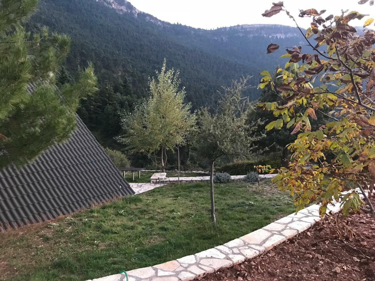 Chalet In The Forest كالافريتا المظهر الخارجي الصورة