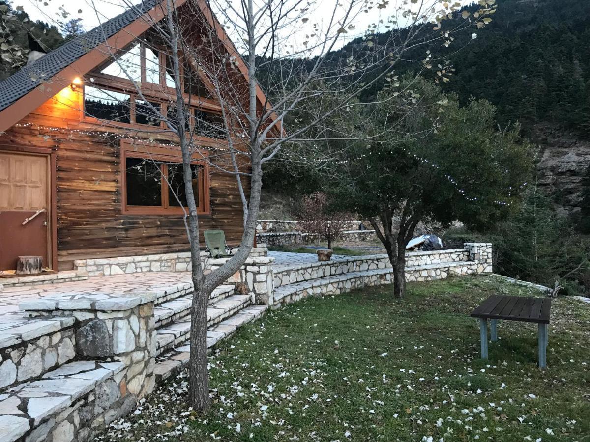 Chalet In The Forest كالافريتا المظهر الخارجي الصورة