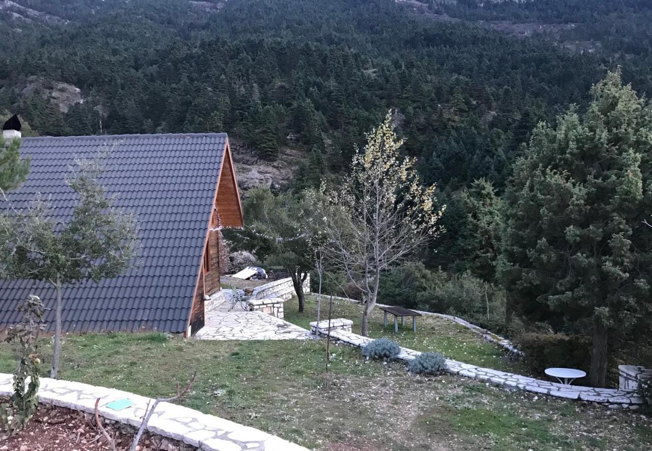 Chalet In The Forest كالافريتا المظهر الخارجي الصورة